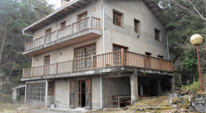 House 10 bedrooms of 374 m² in Saldes (08697)