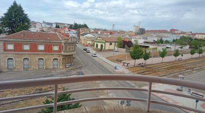 Appartement 3 chambres de 130 m² à La Bañeza (24750)