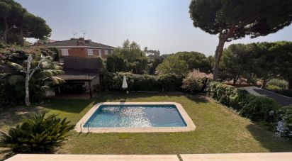 Casa rural 5 habitacions de 403 m² a Sant Andreu de Llavaneres (08392)