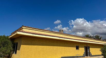 Casa rural 6 habitaciones de 548 m² en San Isidro de Abona (38611)