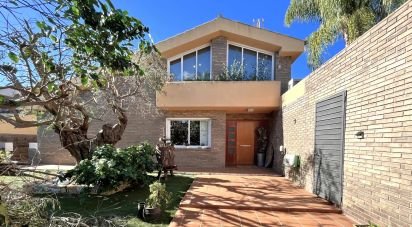 Casa de muntanya 4 habitacions de 372 m² a Cabrera de Mar (08349)