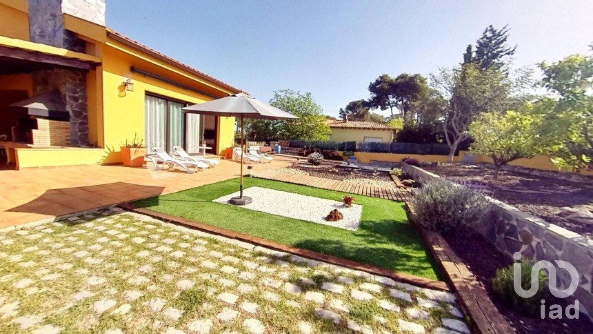 Casa 4 habitacions de 356 m² a Banyeres del Penedès (43711)