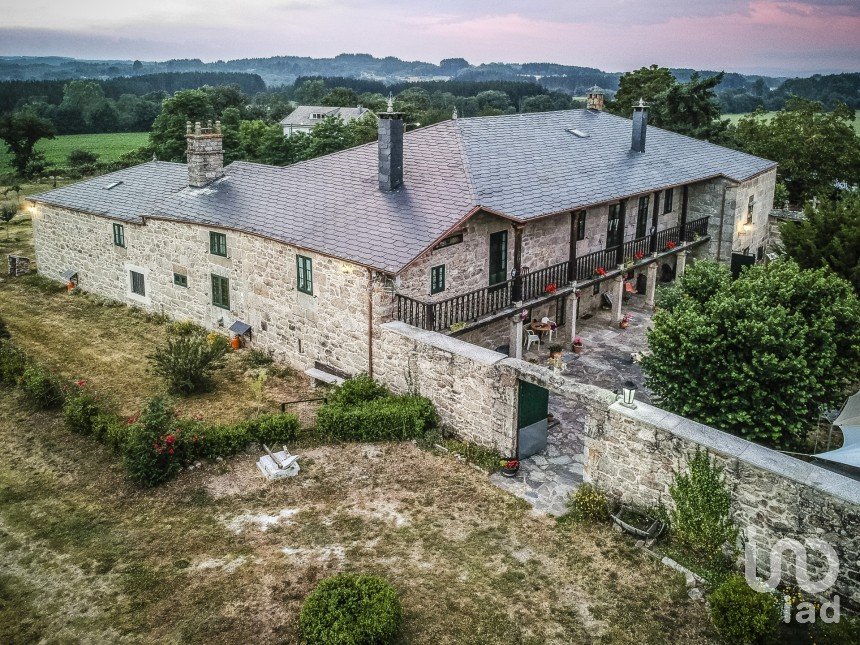 Casa 12 habitaciones de 1.500 m² en Lugo (27003)