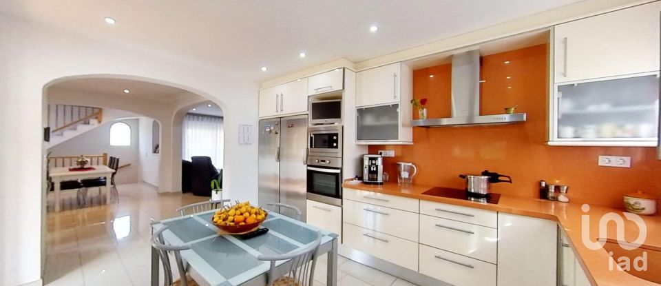 Cottage 6 bedrooms of 310 m² in El Vendrell (43700)