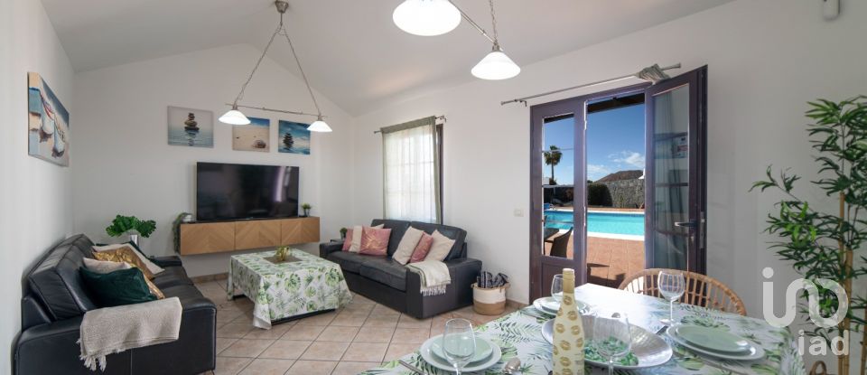 Casa 4 habitaciones de 130 m² en Playa Blanca (35580)