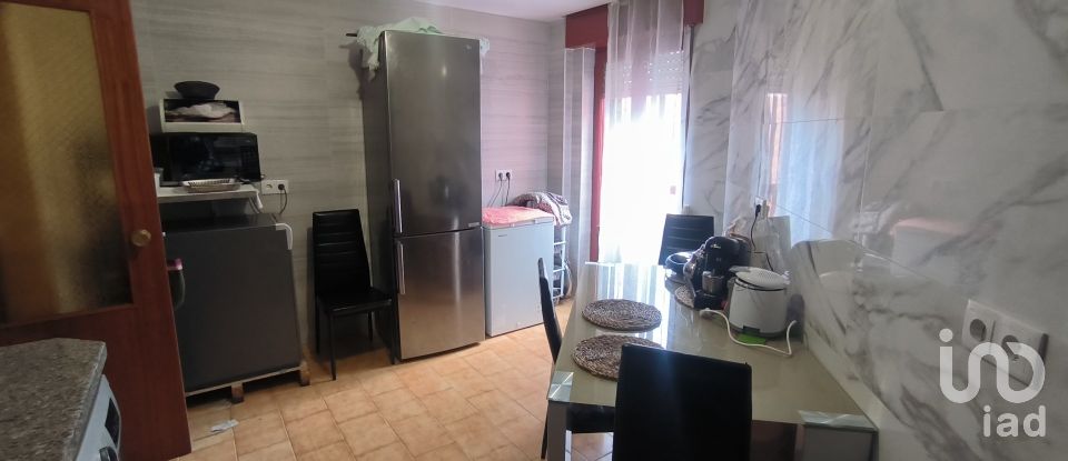 Pis 3 habitacions de 78 m² a León (24191)