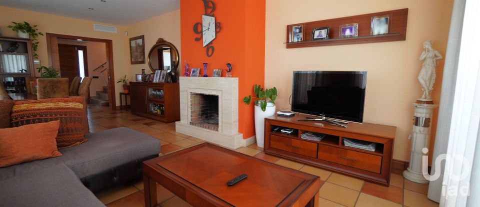 House 4 bedrooms of 370 m² in Roda de Bara (43883)