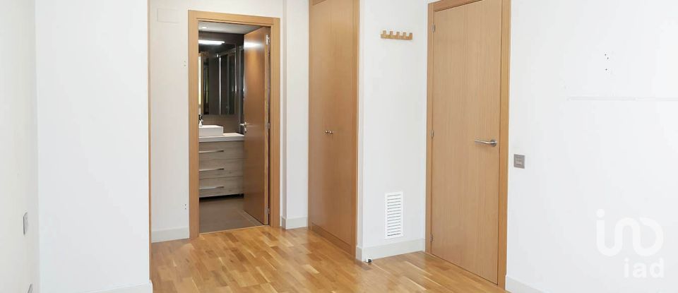 Pis 4 habitacions de 117 m² a Barcelona (08038)