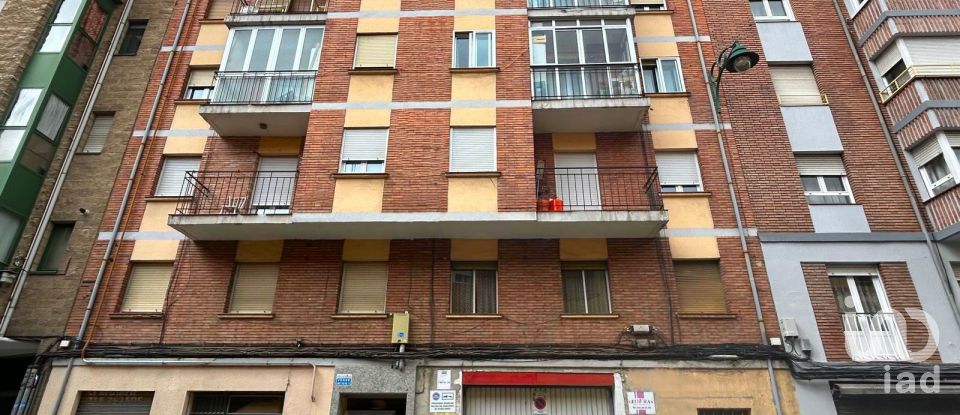 Pis 3 habitacions de 70 m² a León (24009)