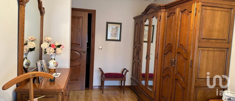 Apartment 3 bedrooms of 124 m² in León (24005)