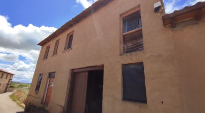 Casa de pueblo 0 habitaciones de 180 m² en La Carrera de Otero (24711)