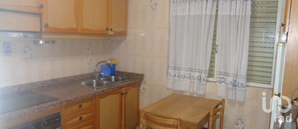 Pis 4 habitacions de 105 m² a León (24002)