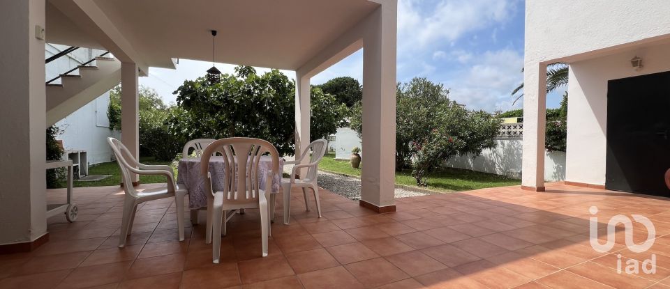 Traditional house 4 bedrooms of 180 m² in Empuriabrava (17487)