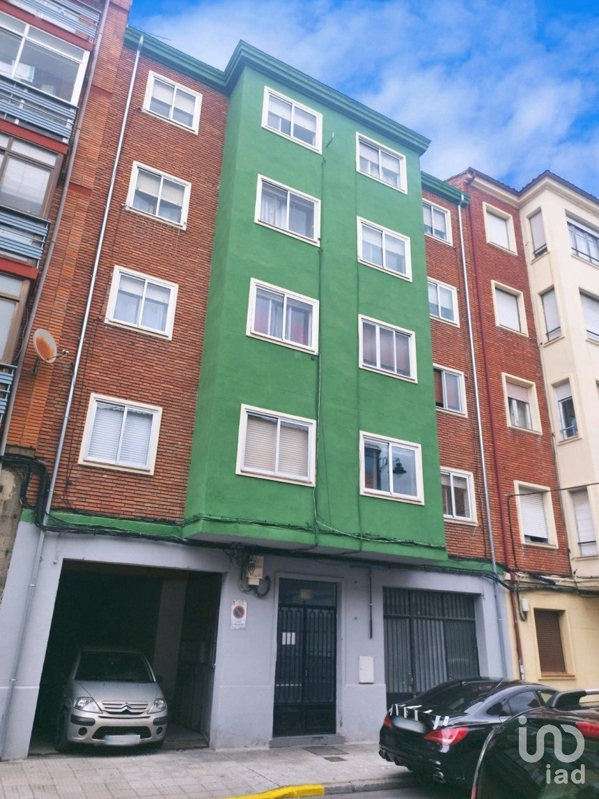 Block of flats in León (24009) of 739 m²