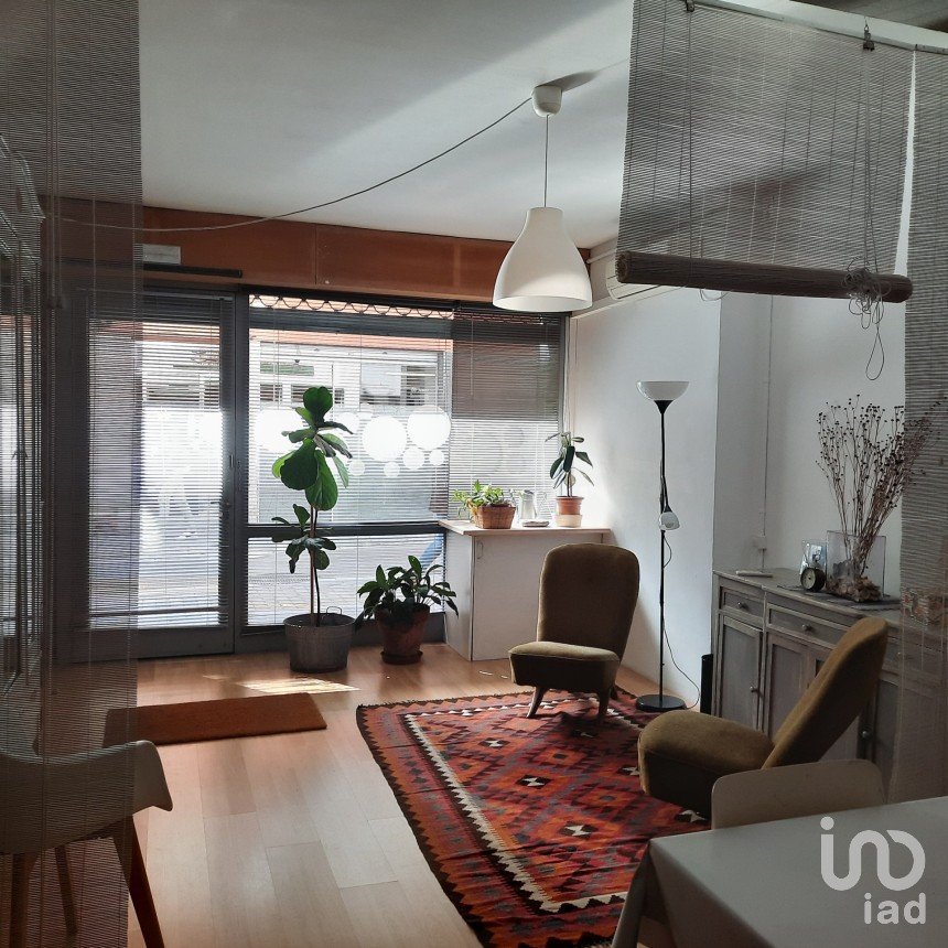 Shop / premises commercial of 50 m² in Barcelona (08006)