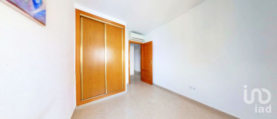 Pis 3 habitacions de 114 m² a El Campello (03560)