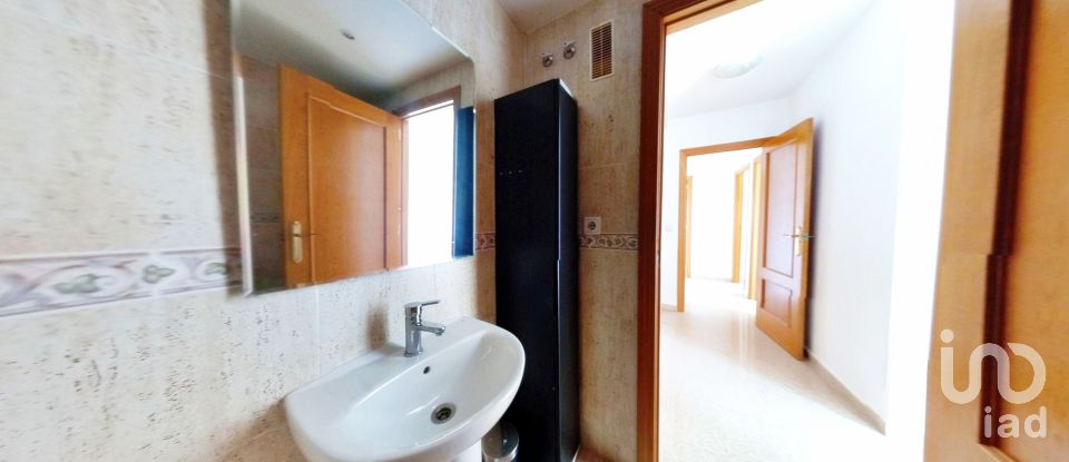 Pis 3 habitacions de 114 m² a El Campello (03560)