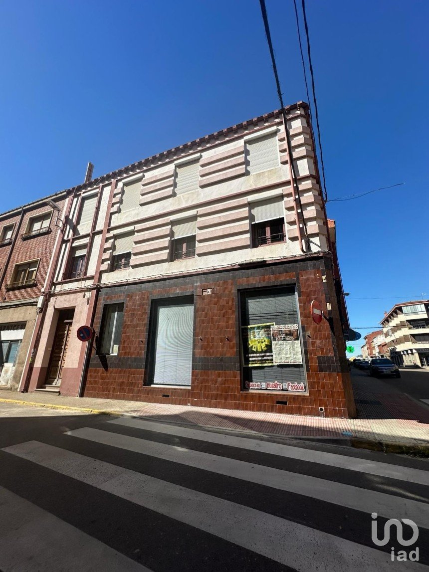 Edifici de 975 m² a Veguellina de Orbigo (24350)