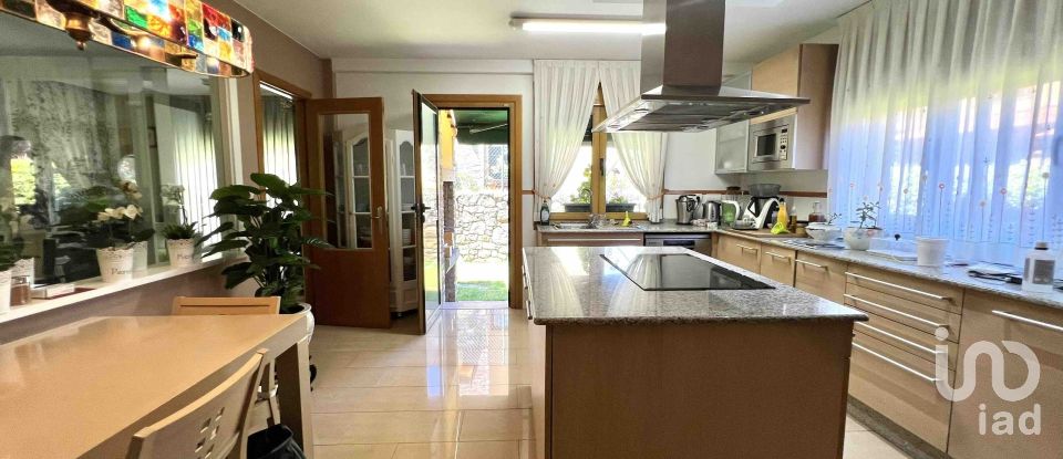 House 4 bedrooms of 324 m² in Rutis-Culleredo (15174)