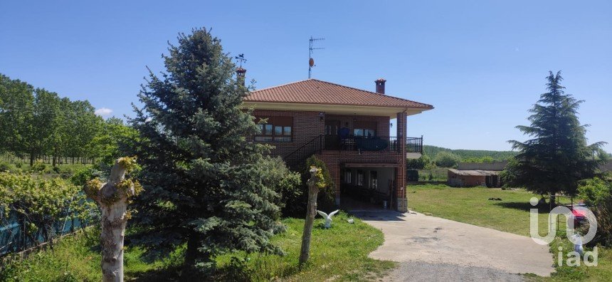 Chalet 4 habitaciones de 320 m² en Palazuelo de Orbigo (24285)