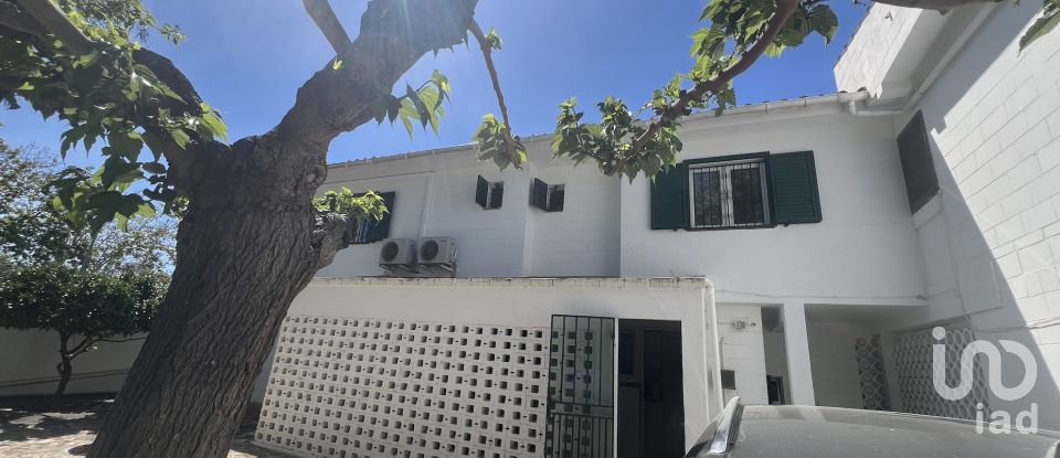 Maison traditionnelle 4 chambres de 180 m² à Empuriabrava (17487)