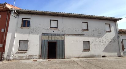Casa de pueblo 5 habitaciones de 467 m² en Sardonedo (24393)