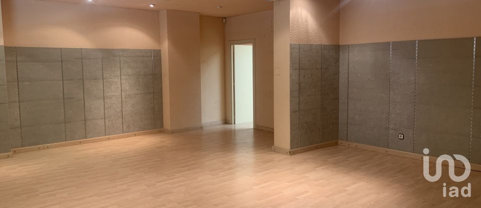 Botiga / Local comercial de 250 m² a Barcelona (08015)