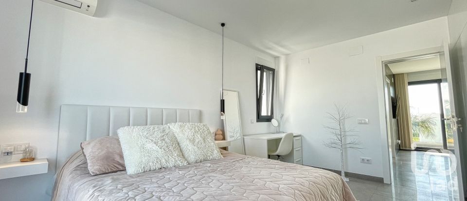 Cottage 3 bedrooms of 230 m² in El Verger (03770)