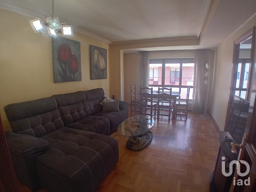 Pis 3 habitacions de 90 m² a Soria (42001)