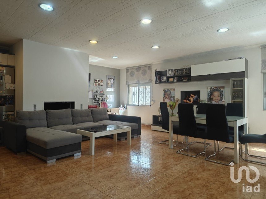 Town house 4 bedrooms of 200 m² in Vila-Seca (43480)