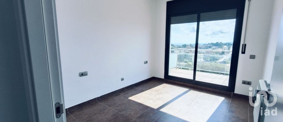 Châlet 4 chambres de 207 m² à Segur de Calafell (43882)