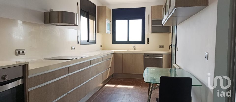 Xalet 4 habitacions de 207 m² a Segur de Calafell (43882)