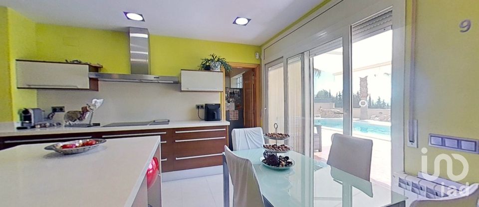 House 5 bedrooms of 270 m² in Fontscaldes (43813)