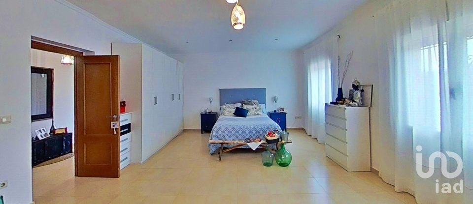 Xalet 3 habitacions de 160 m² a Algueña (03668)