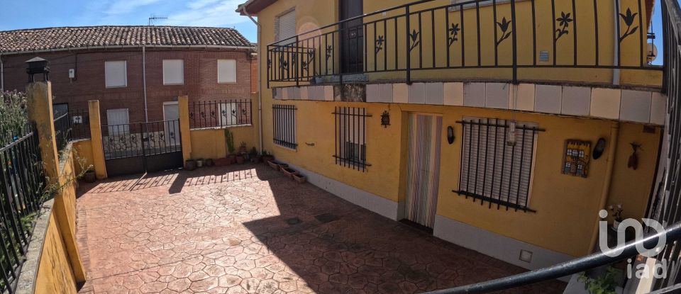 Maison 7 chambres de 181 m² à Gusendos de los Oteros (24209)