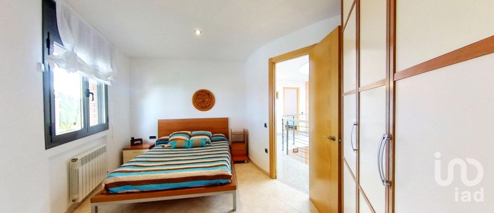Xalet 6 habitacions de 210 m² a Roda de Bara (43883)