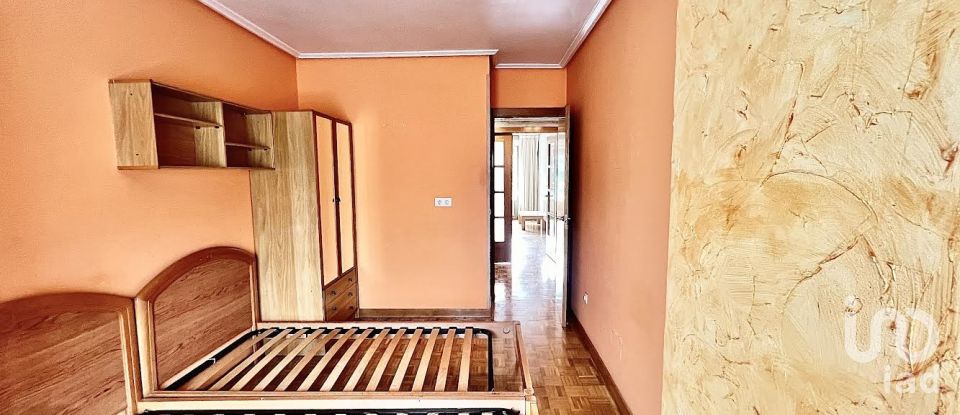 Immeuble 2 chambres de 79 m² à Vitoria-Gasteiz (01010)