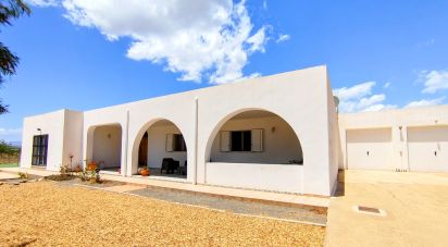 Casa 5 habitaciones de 390 m² en Tabernas (04200)