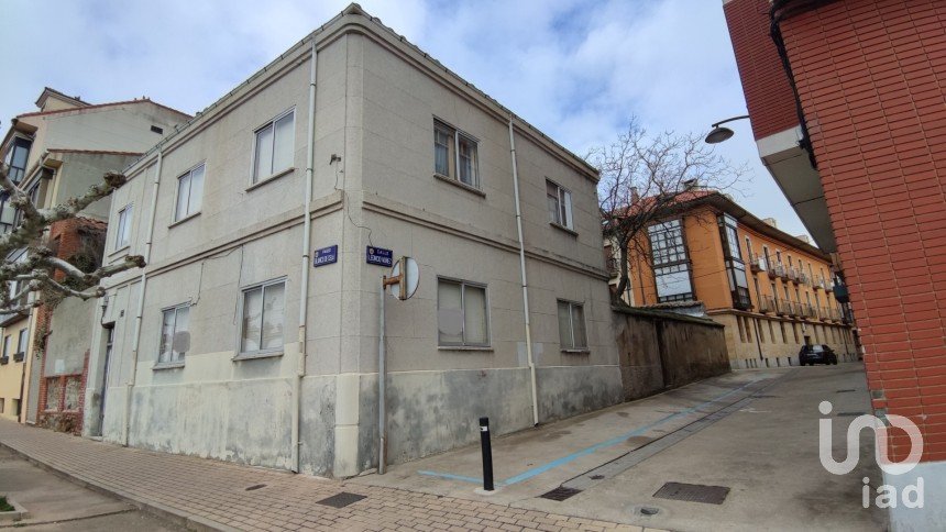Lodge 6 bedrooms of 142 m² in Astorga (24700)