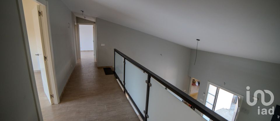 Vivienda 5 habitaciones de 320 m² en La Muela (50196)