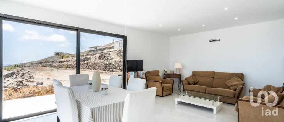 Lodge 2 bedrooms of 221 m² in Adeje Casco (38670)