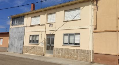 Casa adossada 8 habitacions de 353 m² a Sardonedo (24393)