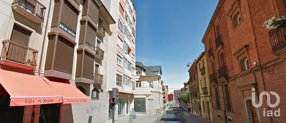 Shop / premises commercial of 206 m² in León (24007)