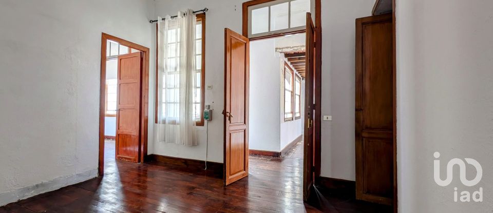 Casa tradicional 8 habitacions de 536 m² a Los Silos (38470)