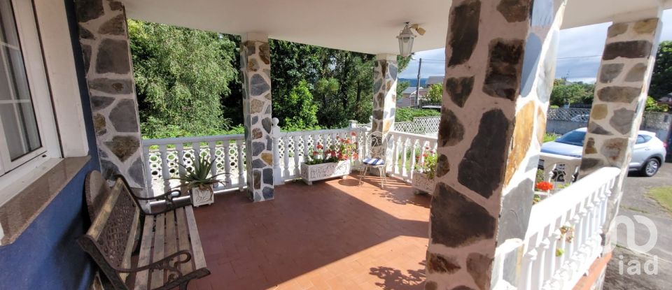 Lodge 5 bedrooms of 210 m² in Longara (33750)