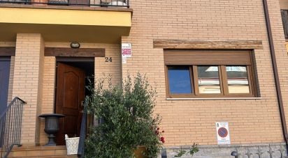 Casa 4 habitacions de 216 m² a La Virgen del Camino (24198)
