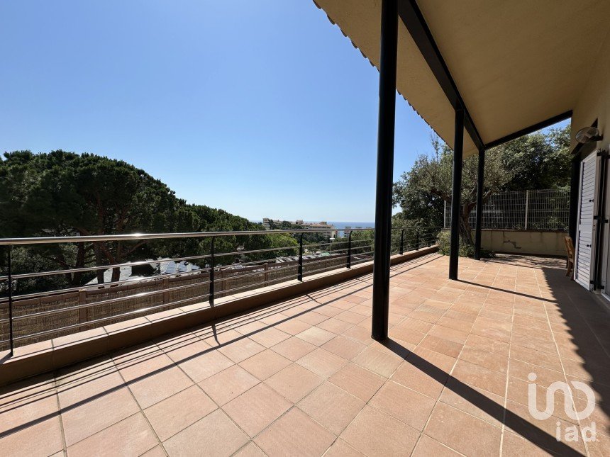 Lodge 4 bedrooms of 252 m² in Sant Pol de Mar (08395)