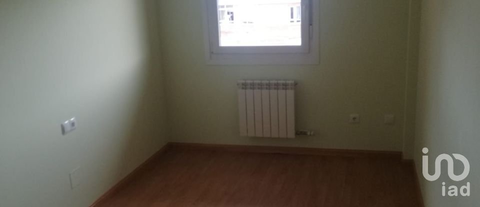 Studio 2 bedrooms of 64 m² in León (24191)