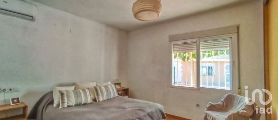 Gîte 4 chambres de 184 m² à Moralet (03699)