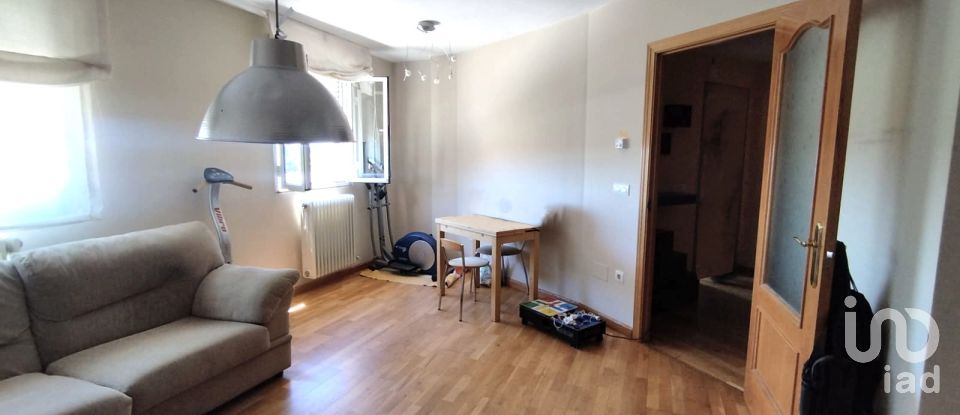 Pis 2 habitacions de 91 m² a Villaquilambre (24193)